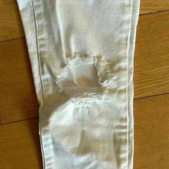 Bright white Levi jeans - Picture 2 of 5